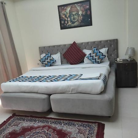 Hotel The Am Bliss Ґурґаон Екстер'єр фото